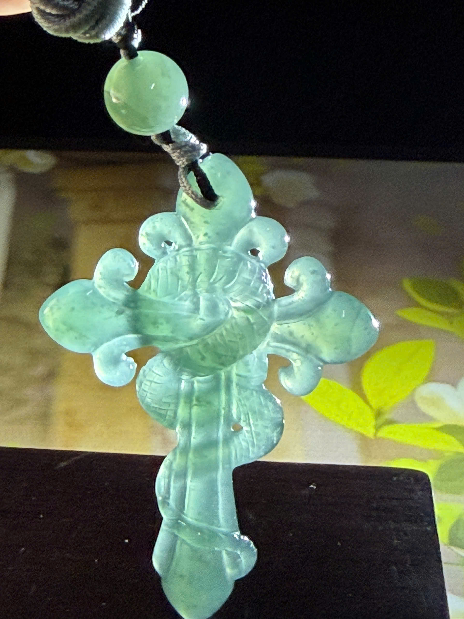 Cross and bead cẩm thạch