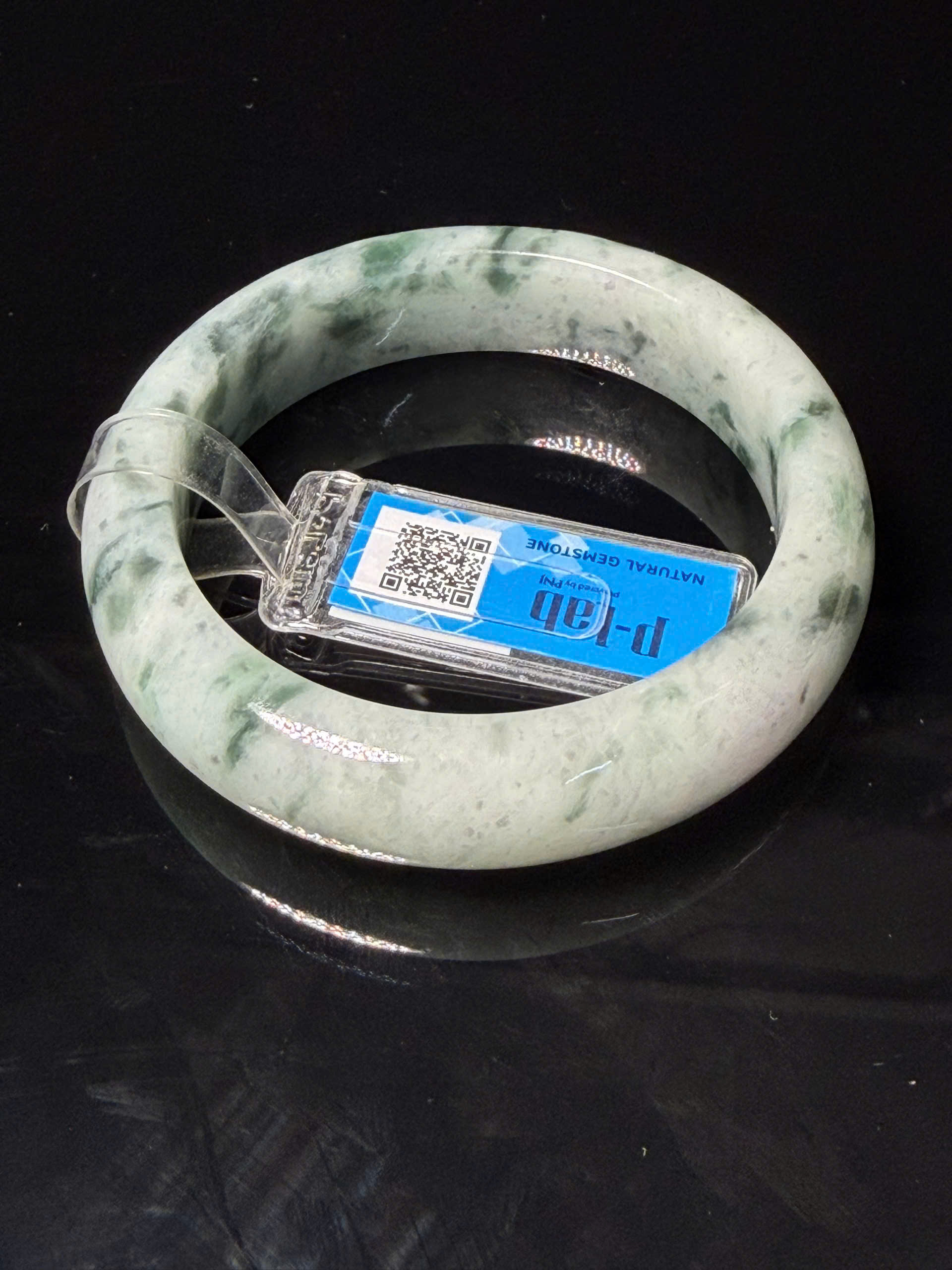 Vòng tay cẩm thạch