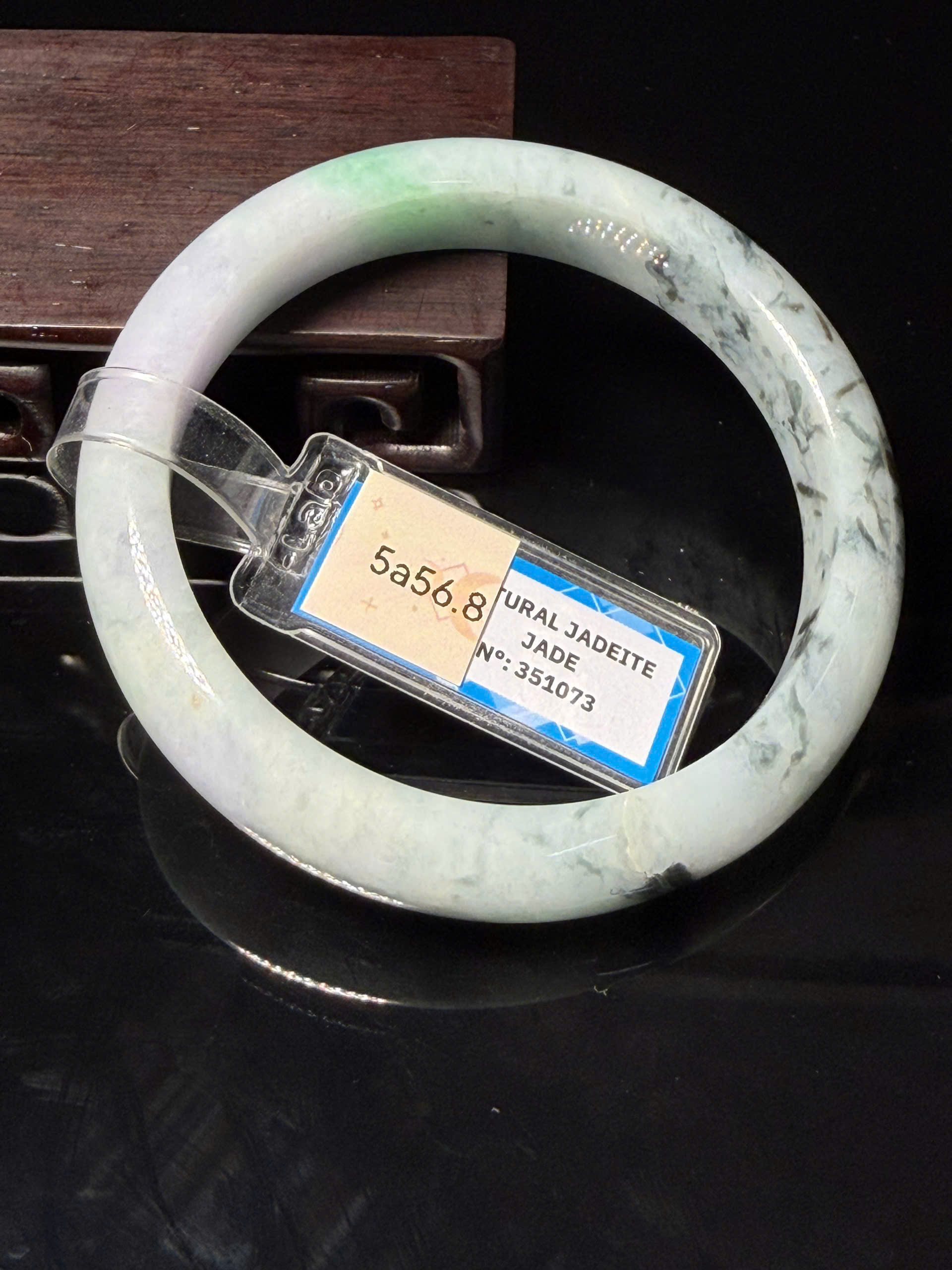Vòng tay cẩm thạch