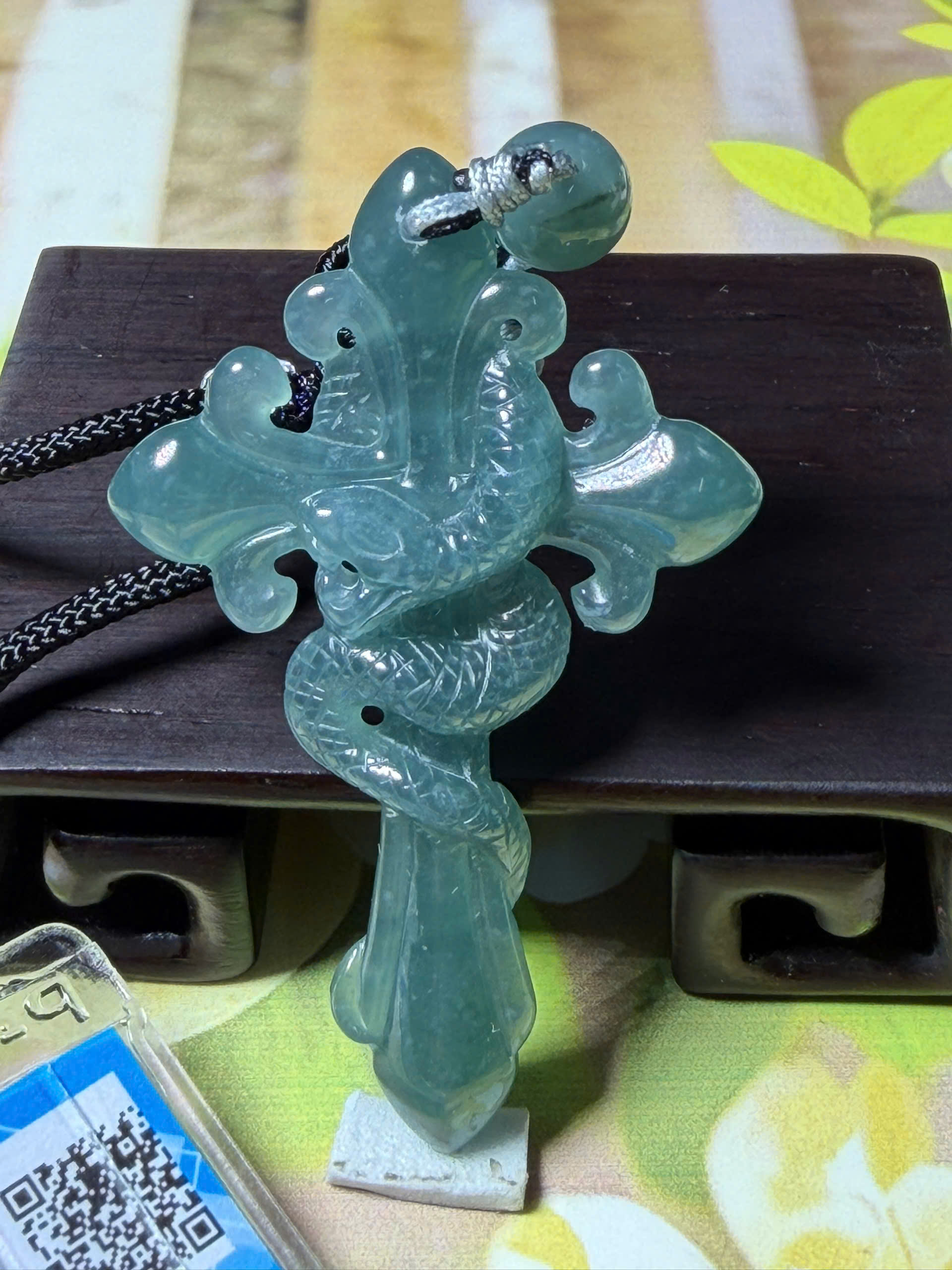 Cross and bead cẩm thạch
